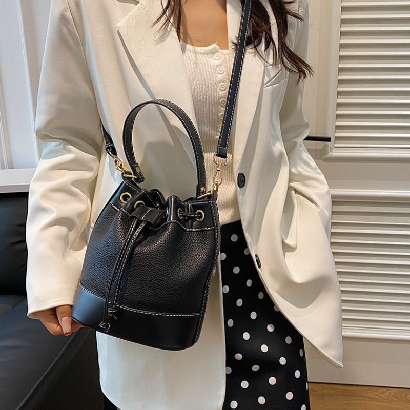 High-Quality Texture Women Bucket Splicing Handbag