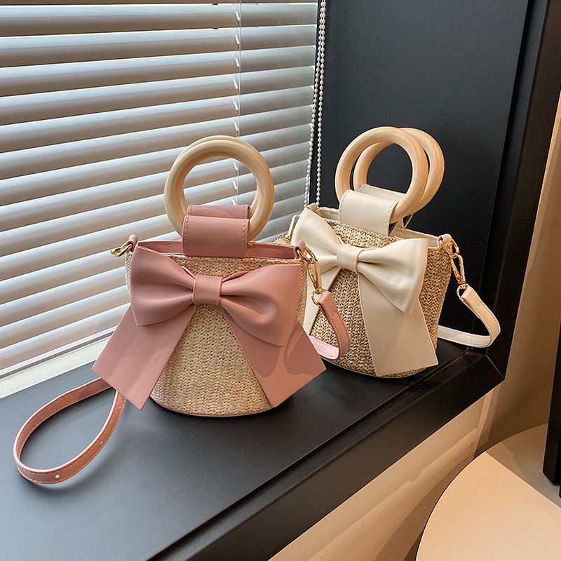 Bow-Knot – Wooden Handle Summer Beach & Vacation Handbag For Women