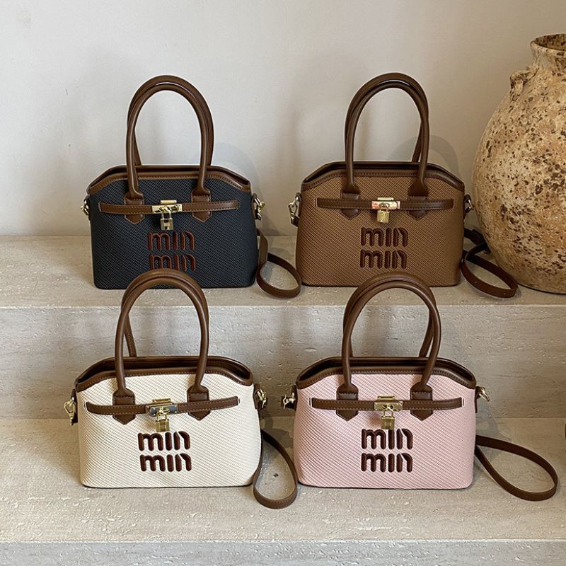 New Fashionable Style Trendy And Versatile Small Hand Bag