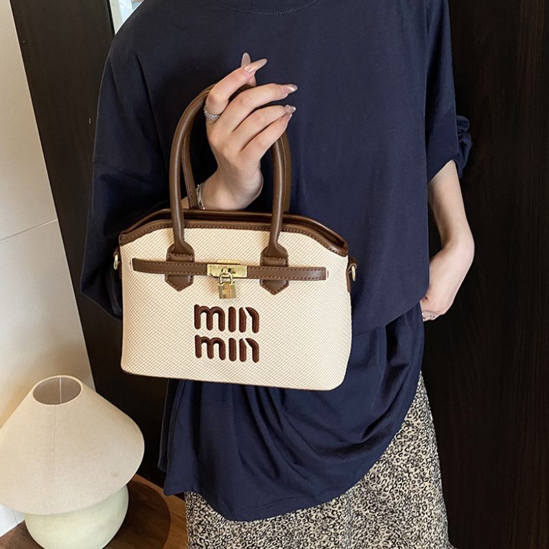 New Fashionable Style Trendy And Versatile Small Hand Bag