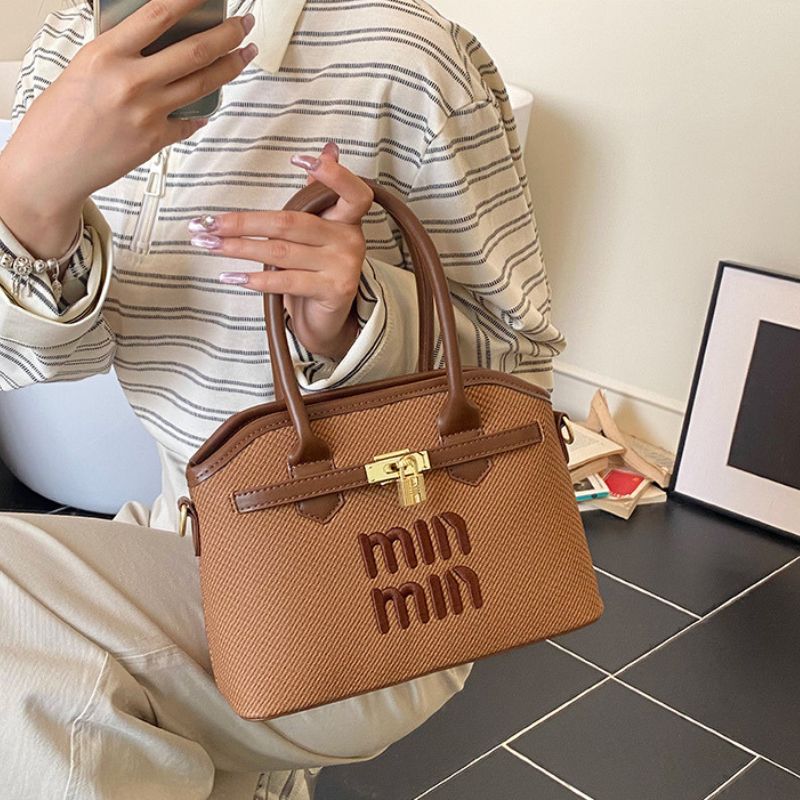 New Fashionable Style Trendy And Versatile Small Hand Bag