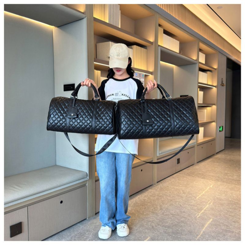 Elegant Quilted Carry-On Travel Bag – Large Capacity Weekend & Travel