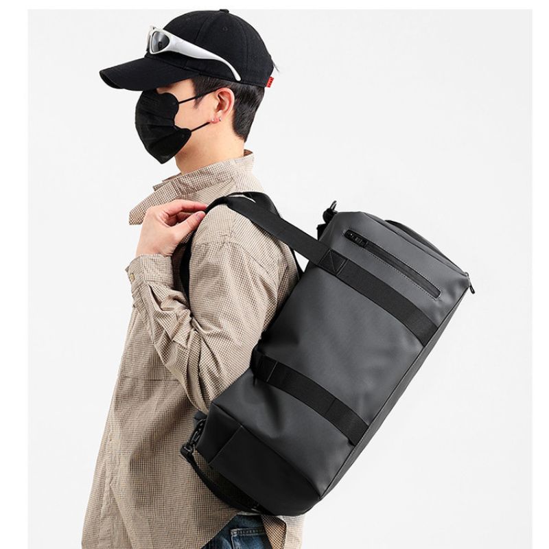 Simple Sports & Fitness Duffel Bag for Men – Large Capacity Gym & Travel Bag