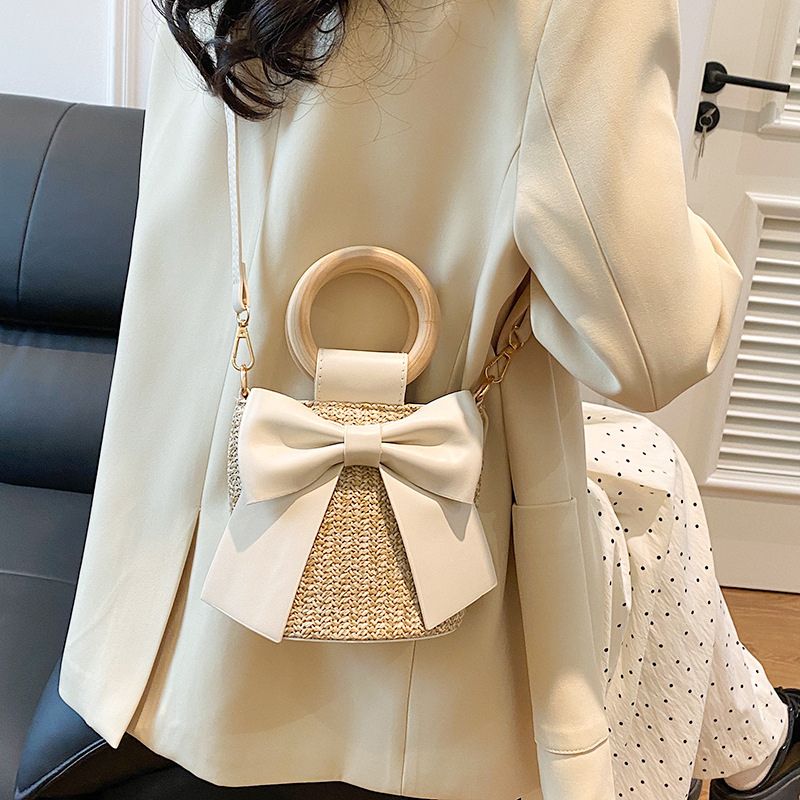 Bow-Knot – Wooden Handle Summer Beach & Vacation Handbag For Women