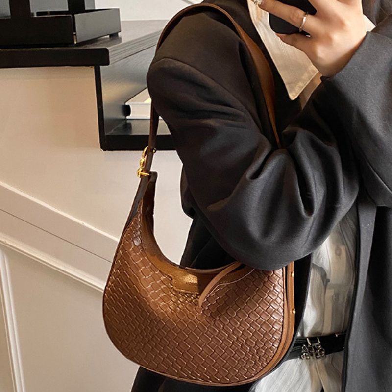 Retro Crescent Handbag for Women – Elegant Dumpling Shoulder & Underarm Bag