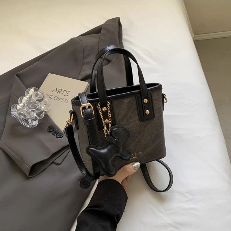 Women's Handbag 2026 New Style – High-End Retro Fashion Bag