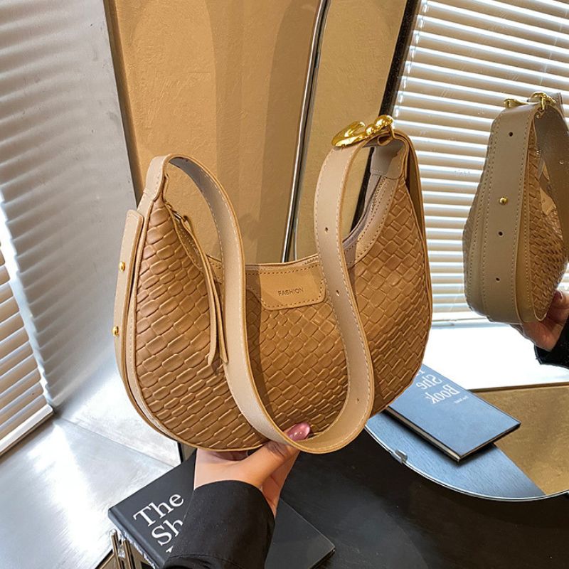 Retro Crescent Handbag for Women – Elegant Dumpling Shoulder & Underarm Bag